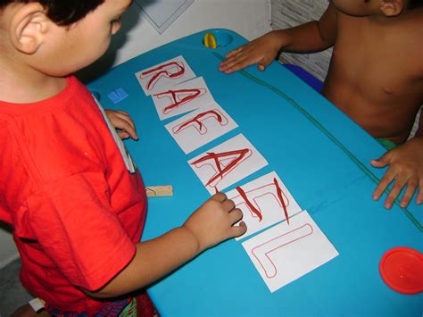 trabalho de nome na educação.